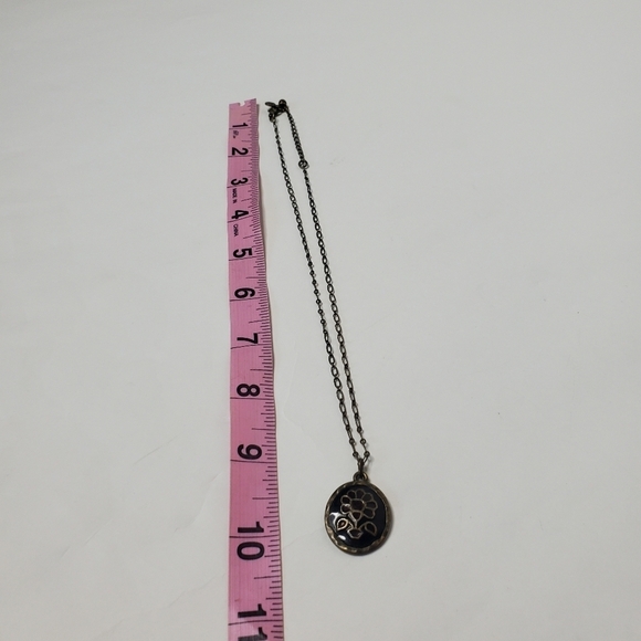 XC Floral Pendant Necklace Brass Toned - Picture 5 of 6